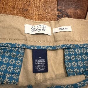 Austin Clothing Co. Tan Capris with Blue Floral Lining